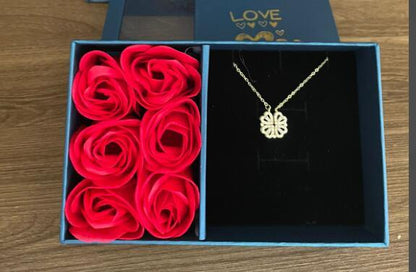 Lucky Heart Necklace WITH SIX ROSES